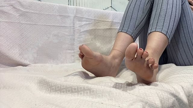 Adore my long Feet and Red NAiLS