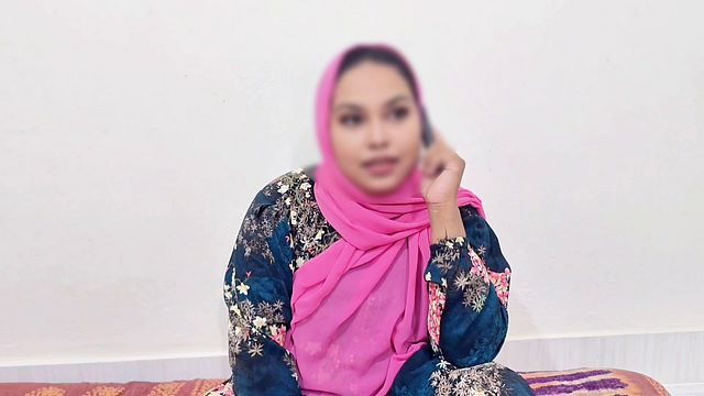 После того, как ее поймали на измене, теперь она просит, чтобы ее трахнули.