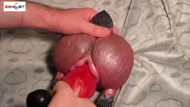 This Fox Pussy Ass from Domlust is so tight. The Knot bearly fits