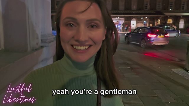 Эта зрелая замужняя MILF была готова изменить мужу и хотела, чтобы я сделал кремпай в её волосатой британской киске.